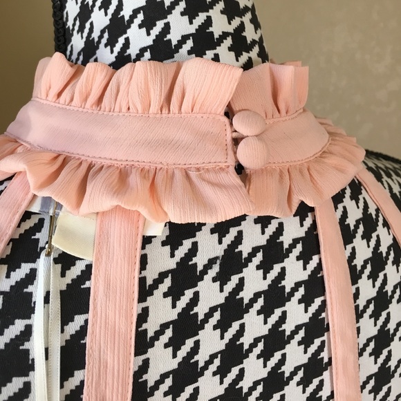 Peach/Pink Ruffle Blouse - Picture 5 of 8